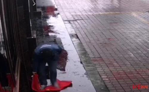 蓝色欧美风踩踏视频,惊心动魄的瞬间回顾