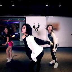 蹲起舞蹈欧美视频,跟随节奏，一起摇摆